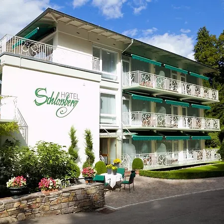 Schlossberg - Boutique Im Park- Nahe Der Therme فندق بادنويلر