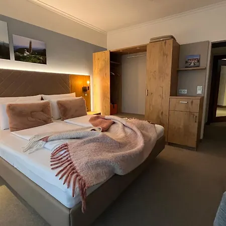 酒店 Schlossberg - Boutique Im Park- Nahe Der Therme 巴登韦勒