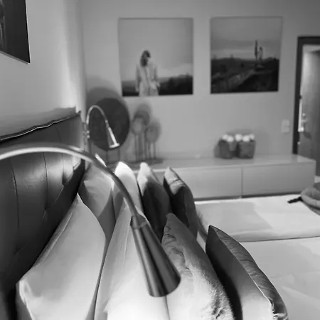 Schlossberg - Boutique Im Park- Nahe Der Therme 3* 巴登韦勒