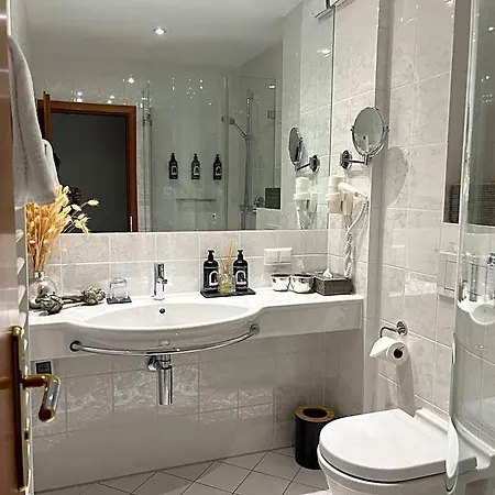 Schlossberg - Boutique Im Park- Nahe Der Therme 4*