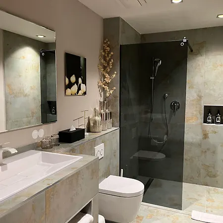 Schlossberg - Boutique Im Park- Nahe Der Therme 酒店 4*